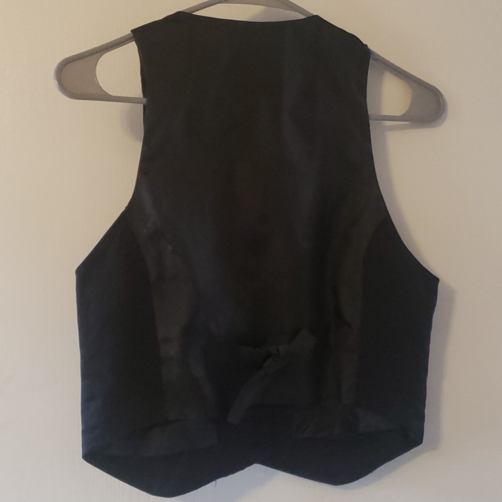 Vest - Picture 2 of 2